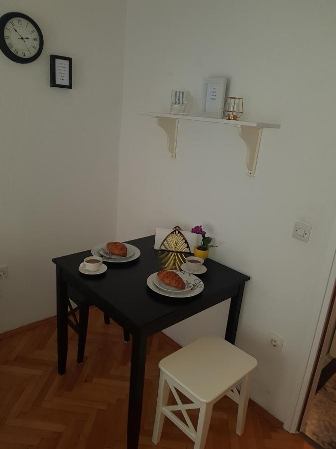 Studio Flat For 2 Daire Makarska Dış mekan fotoğraf